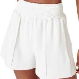 NWT - Sweaty Betty Sand Wash Cloud Weight Shorts - Size M